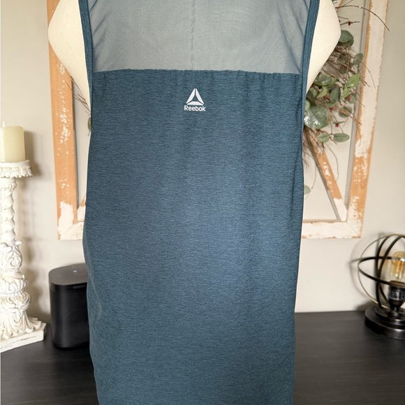 Teal Sleeveless Women's Top - Picture 2 of 2